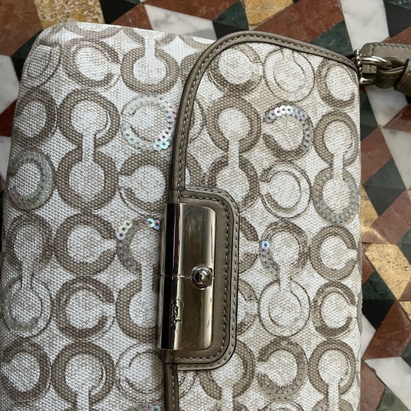 NWOT Coach mini monogram bag. - Picture 3 of 6